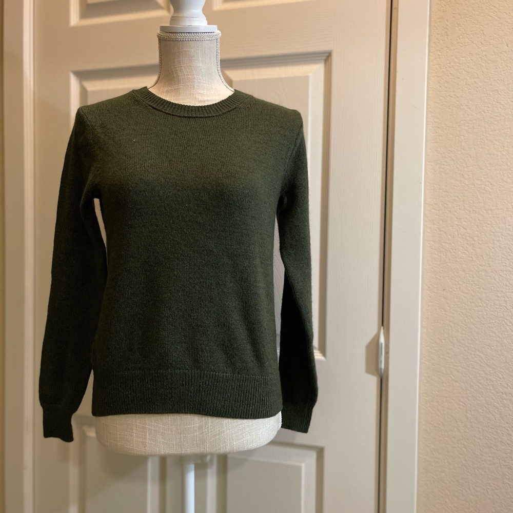 Banana Republic Factory Green Sweater, Size X-Small